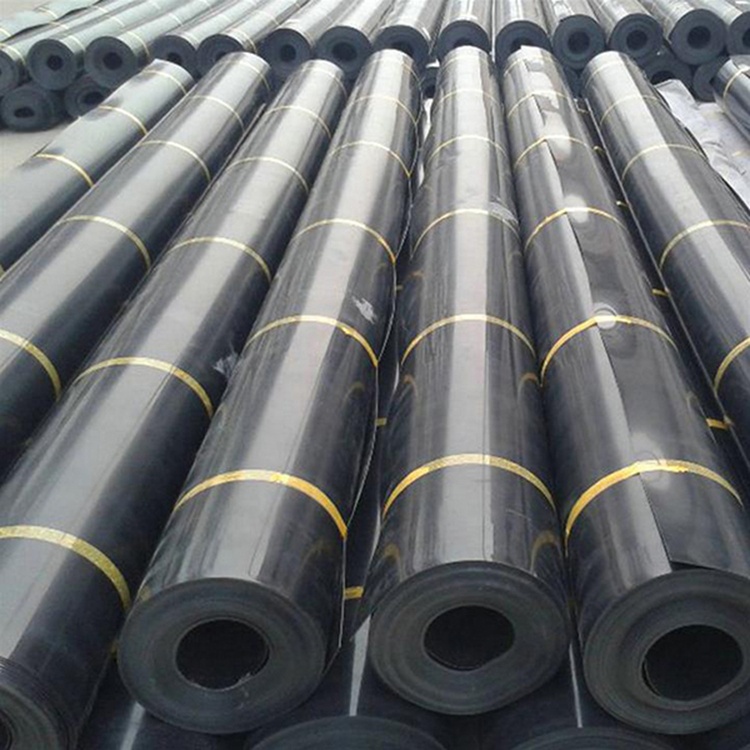 Waterproof smooth HDPE geomembrane sheet