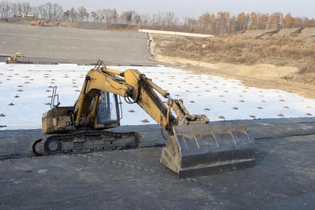 HDPE geomembrane is a high-density polyethylene geomaterial