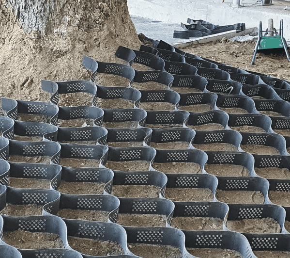 Geocélulas HDPE para gerenciamento de rios