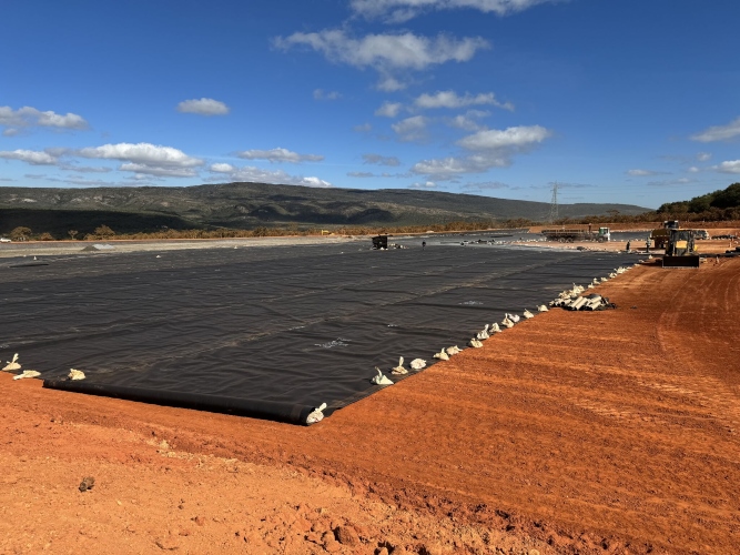 Mine seepage control Corrosion-resistant HDPE geomembrane